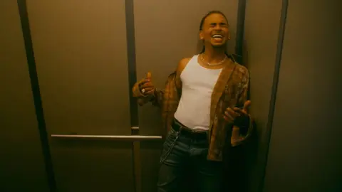 Ozuna menciona a Shakira en su nueva canci&oacute;n Te Pienso tras su ruptura con Gerard Piqu&eacute;