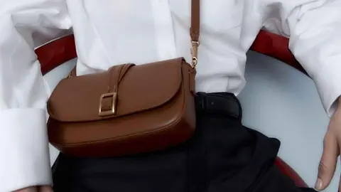 El bolso de Zara de lo m&aacute;s c&oacute;modo para ir al trabajo hacer turismo