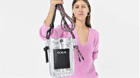 El Corte Ingl&eacute;s tiene el bolso de Tous m&aacute;s elegante y transgresor para meter el nuevo iPhone de Apple