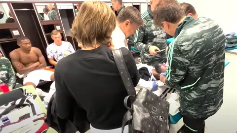 As&iacute; es como cosieron la cabeza a R&uuml;diger en el vestuario polaco en el Shakhtar - Real Madrid