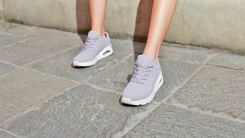 Skechers tiene unas zapatillas que te ayudar&aacute;n a disfrutar de andar y dar un toque diferente