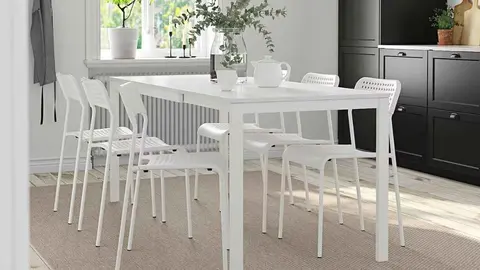 Ikea se pasa el juego con la mesa completa m&aacute;s bonita y barata para las cocinas grandes
