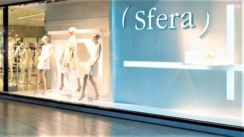 Bonita, barata y a la moda: as&iacute; es la chaqueta de Sfera estilo Chanel que arrasa en El Corte Ingl&eacute;s