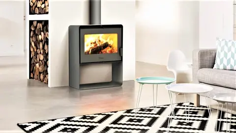 La estufa de le&ntilde;a de Leroy Merlin: la clave para un sal&oacute;n moderno y a la moda