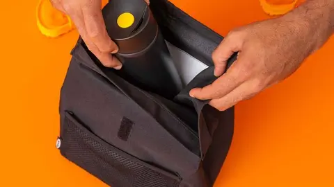 El bolso que conserva los alimentos m&aacute;s ligero arrasa en Ikea: ideal para llevar al trabajo
