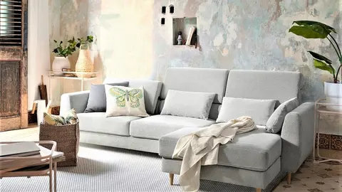 El mejor sof&aacute; con chaise longue de Ikea para conseguir un sal&oacute;n de ensue&ntilde;o