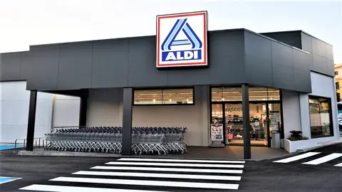 Nike ficha por Aldi y pone patas arriba el mercado: sudaderas, camisetas y pantalones a precio de Primark