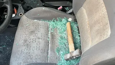 Esta es la oleada de robos en el interior de coches en C&oacute;rdoba. Todos cometidos por un solo hombre