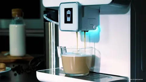 Amazon ficha la cafetera autom&aacute;tica de Cecotec m&aacute;s moderna y bonita para la cocina