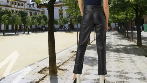 Vero Moda aparca en El Corte Ingl&eacute;s y deja un pantal&oacute;n de cuero negro chul&iacute;simo a precio de risa