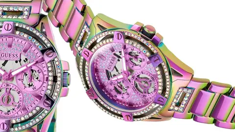 Guess arrolla en la joyer&iacute;a de El Corte Ingl&eacute;s con su &uacute;nico reloj de acero rosa y diamantes