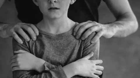 Esto es todo lo que se sabe sobre los abusos cometidos por un catequista a un menor en Sevilla