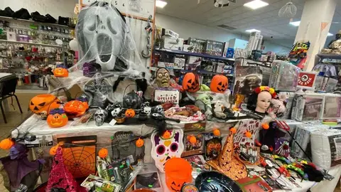 Decoraci&oacute;n por Halloween en una tienda
