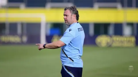 Sergio Gonz&aacute;lez dirige una sesi&oacute;n de entrenamiento | CCF