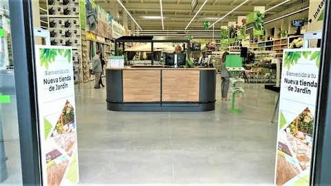 Leroy Merlin tiene el sof&aacute; de 3 plazas con chaise longue que cambia radicalmente tu sal&oacute;n