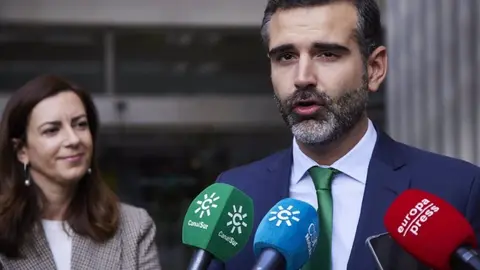 La Junta de Andaluc&iacute;a al PSOE. Se ha vuelto un hooligan que no respeta las sentencias