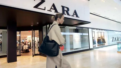 El bolso m&aacute;s grande de Zara que se cierra con un im&aacute;n y te cabe hasta la chaqueta