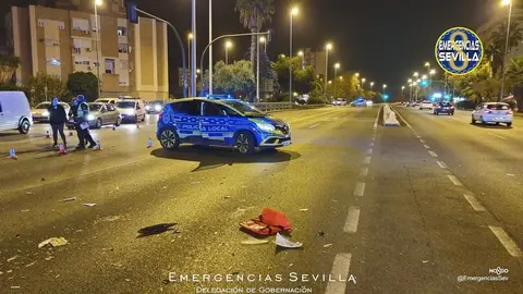 Muere un repartidor de comida a domicilio tras chocar su moto con un turismo en Sevilla