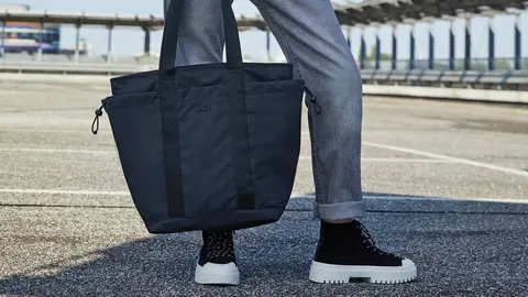 Levi&acute;s compite en Amazon por vender el mismo tipo de bolso