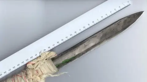 'Semana negra' por incidentes en la c&aacute;rcel de Huelva. Funcionarios acaban en el hospital