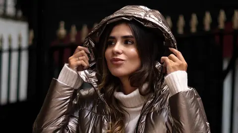 La chaqueta metalizada que parece de marca la tiene Carrefour a&uacute;n m&aacute;s barata