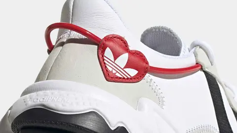 Zapatilla Adidas OZWEEGO