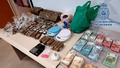 As&iacute; acaban con el narcopiso m&aacute;s activo de Sevilla en Los Pajaritos. Varios detenidos