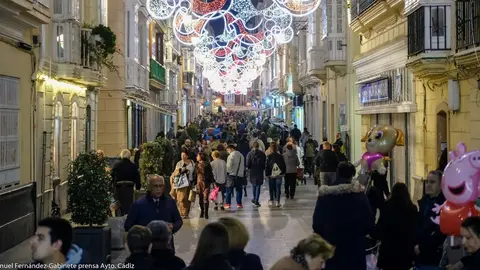 Estos son los motivos reales del retraso del alumbrado de Navidad en C&aacute;diz. Nueva fecha