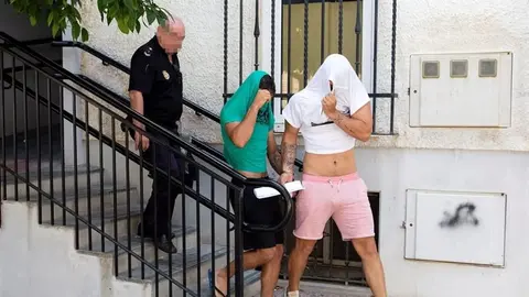 Violan a una chica en un portal de M&aacute;laga. Les pueden caer hasta 45 a&ntilde;os de c&aacute;rcel