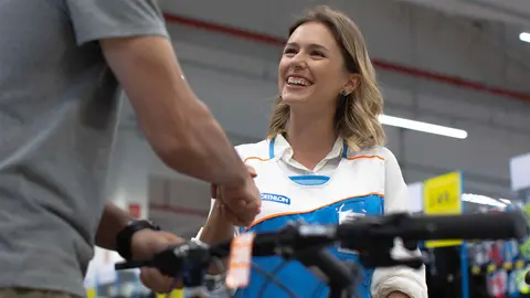 Comprando en Decathlon