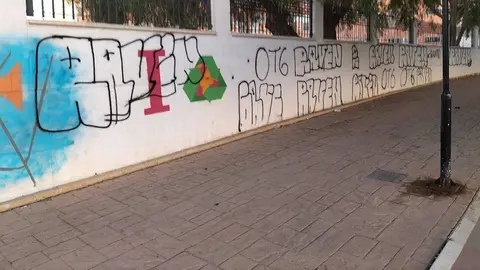 Grafiteros atentan contra el patrimonio en M&aacute;laga. Este es dineral que le costar&aacute; a los vecinos