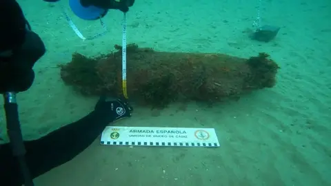 Encuentran una bomba de aviaci&oacute;n de la Segunda Guerra Mundial en una playa de Algeciras