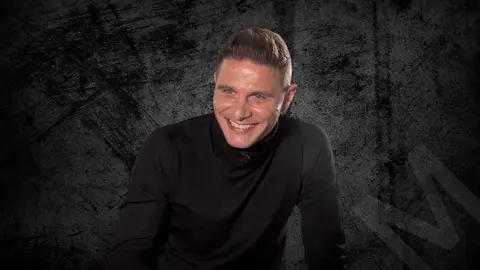 Todo sobre Joaqu&iacute;n cu&aacute;nto mide, pesa, y quien es el que m&aacute;s cobra en el Betis