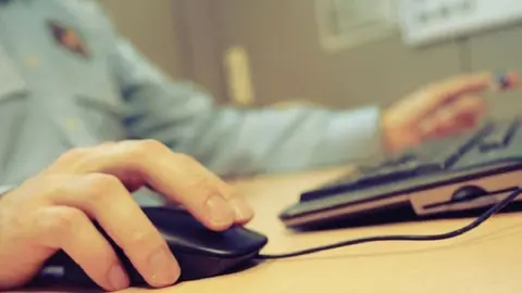 Esta es la terrible extorsi&oacute;n a usuarios manipulando v&iacute;deos sexuales con menores en Almer&iacute;a