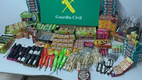 Golpe contra los petardos en C&aacute;diz 69 establecimientos implicados y 14.000 productos incautados