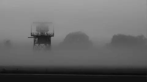 Niebla en un aeropuerto