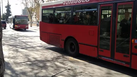 As&iacute; se pasaba los d&iacute;as y las horas acosando a mujeres en un autob&uacute;s urbano de Granada