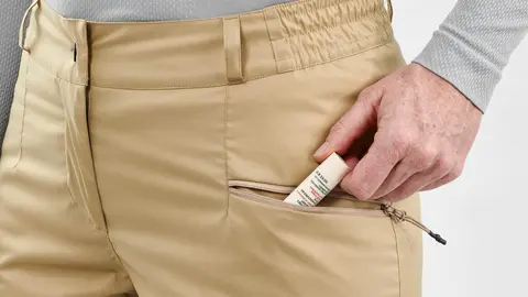 El sue&ntilde;o de todas lo cumple Decathlon: un pantal&oacute;n calentito que le resbala el agua de la lluvia