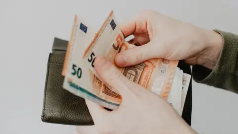 Recupera una cartera con 250 euros en Sevilla. Se la hab&iacute;an robado hace m&aacute;s de un a&ntilde;o