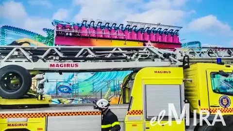 Ni&ntilde;os quedan atrapados en la atracci&oacute;n 'Tarifa Surf' en Jerez en plena Nochebuena