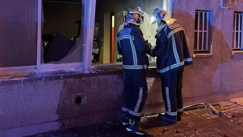 En llamas una vivienda en Co&iacute;n (M&aacute;laga). El incendio deja graves consecuencias
