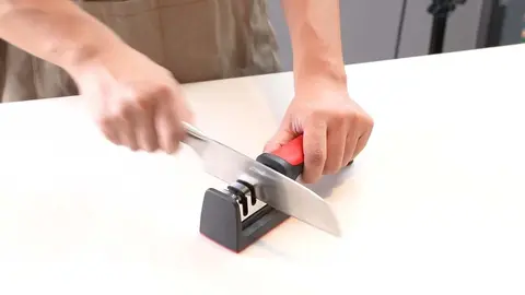 Llega el afilador que arrasa en Amazon como herramienta imprescindible para la cocina