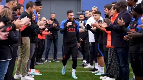 El PSG recibe a Lionel Messi tras coronarse como campe&oacute;n del Mundo con Argentina