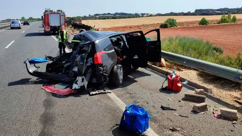 Heridas 4 personas, entre ellas un menor, en un accidente de tr&aacute;fico en Cartaya (Huelva)