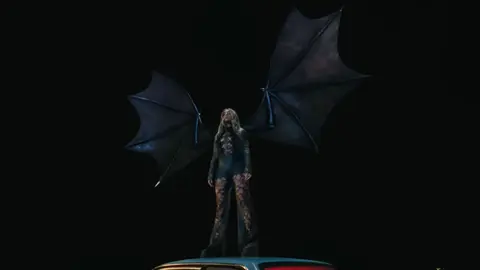 Lola &Iacute;ndigo saca 'Corazones Rotos' junto a Luis Fonsi y se convierte en tendencia en un d&iacute;a