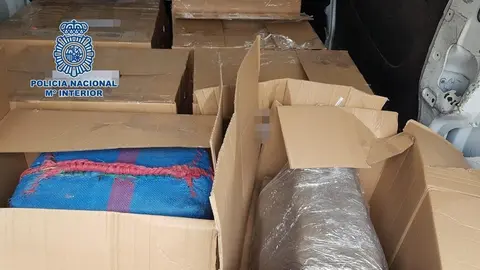 As&iacute; los pillan intercambiando m&aacute;s de 300 kilos de hach&iacute;s en Torremolinos (M&aacute;laga)