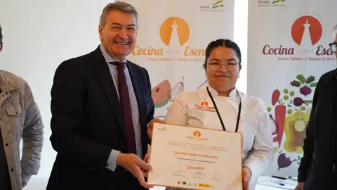 Josselin Espinoza ganadora de la s&eacute;ptima edici&oacute;n de Cocina con Esencia