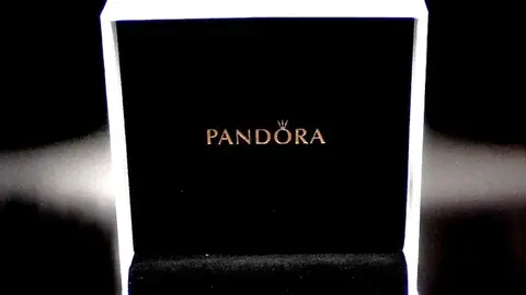 La fiebre por los pendientes de Pandora tirados de precio: con descuento cuestan 39 euros