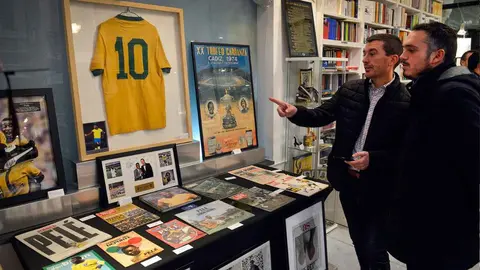 La librer&iacute;a el Laberinto de Jerez inaugura una exposici&oacute;n sobre Pel&eacute;