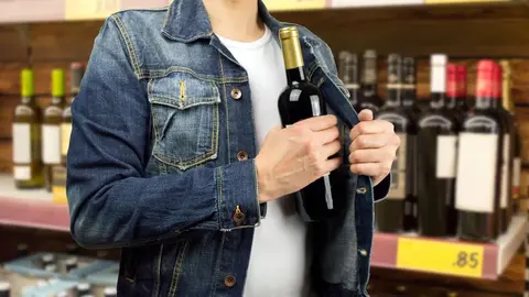 Entran en un supermercado de C&oacute;rdoba y roban todo lo que encuentran. Hay menores implicados